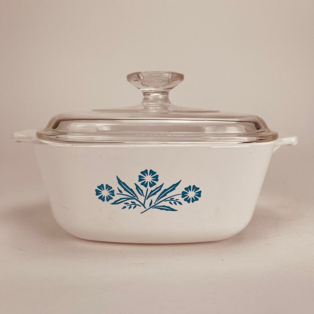 Corning Ware Blue Cornflower 1.5 Qt. Casserole P1B with lid